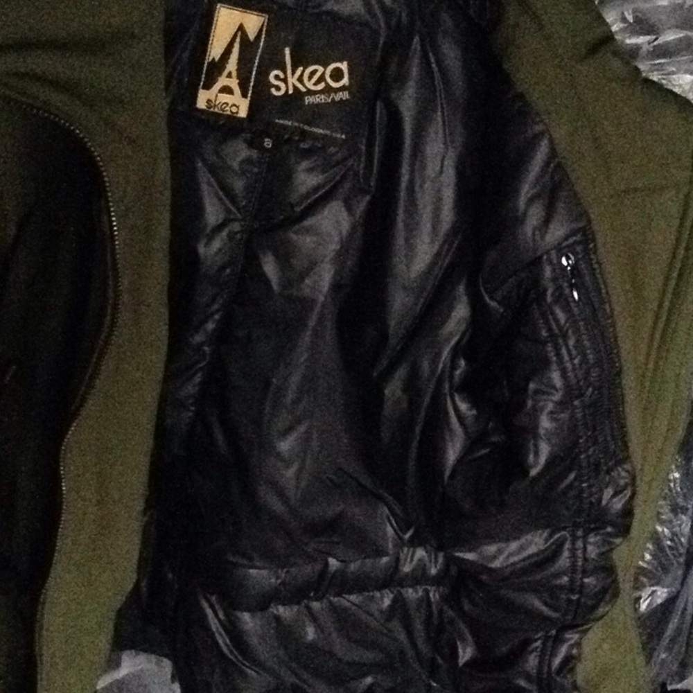 Skea Jacket - image 3